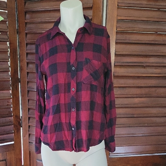 Rails Plaid Button Front Top Long Sleeve Lightweight Red and Black Shirt Small - Picture 1 of 8